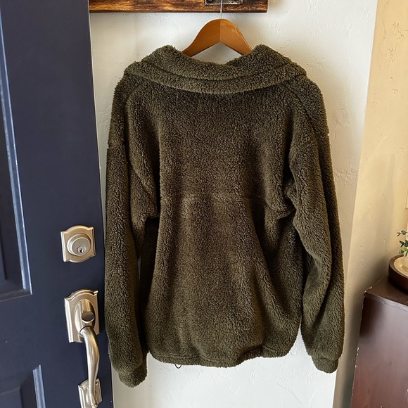 SO | Sherpa Pullover - Green - Picture 9 of 9